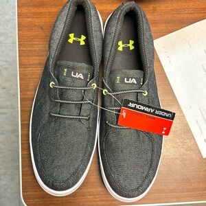 NWT Under Armour sneakers 👟🏷️ size 11